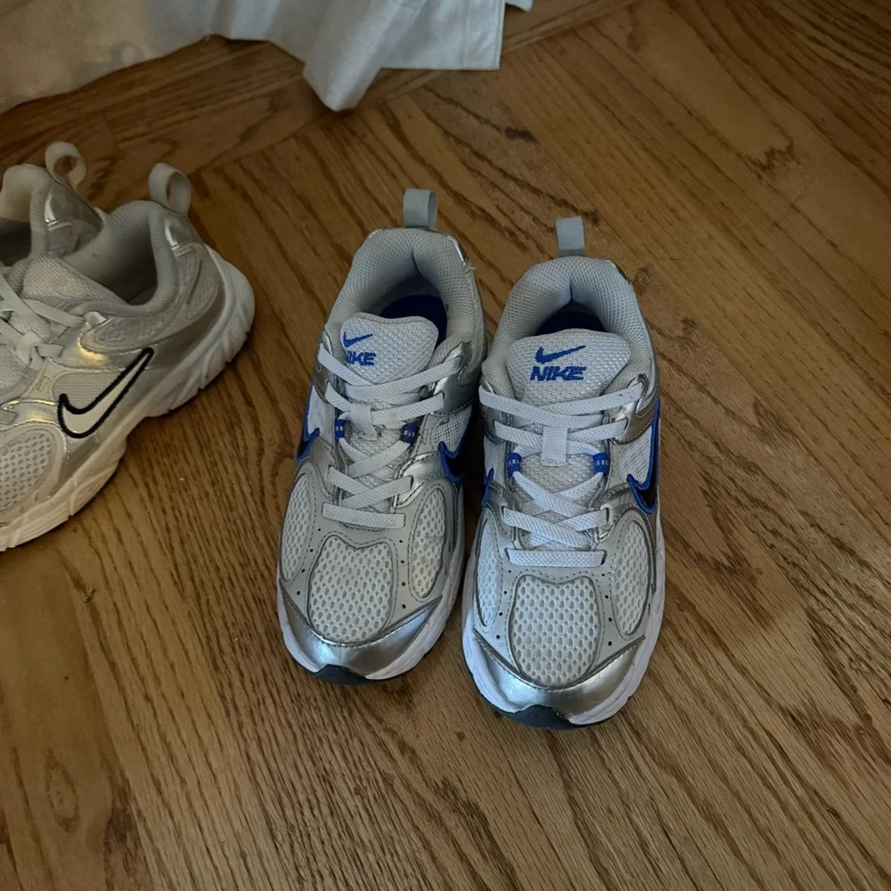 Nike Bundle (3 Pairs) – Size 1Y + 1.5Y | V2K Run | Vomero 5 - Picture 6 of 15
